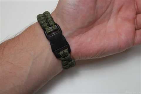 DIY Fishtail Paracord Bracelet (Step-By-Step Photos)