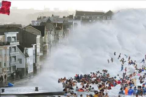 Italy now! Sicily is in chaos! Wind at a speed of 203km/h blows away houses!